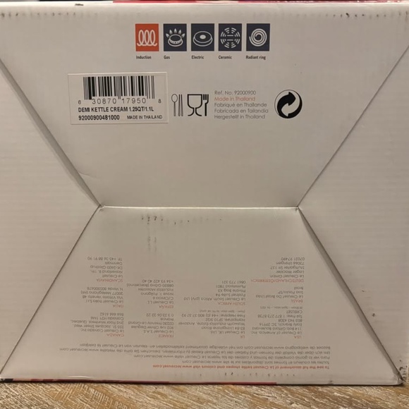 Le Creuset Demi Kettle - Cream (NEW IN BOX) - Picture 3 of 5